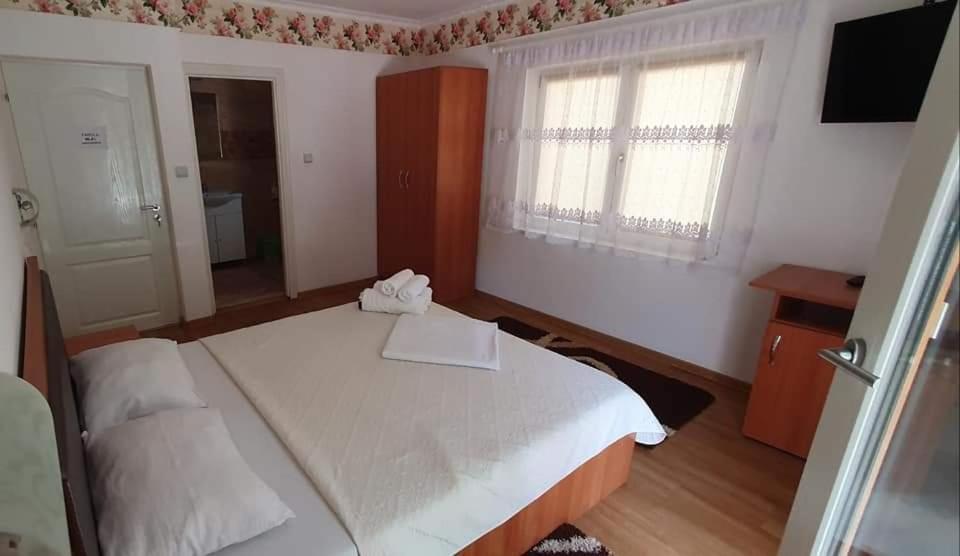 Casa Mimi Leilighet Băile Herculane Eksteriør bilde